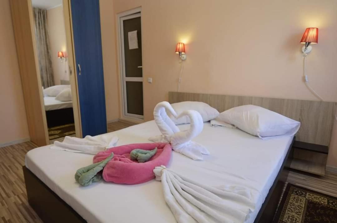 Hotel Vila Robert Schitu Zewnętrze zdjęcie