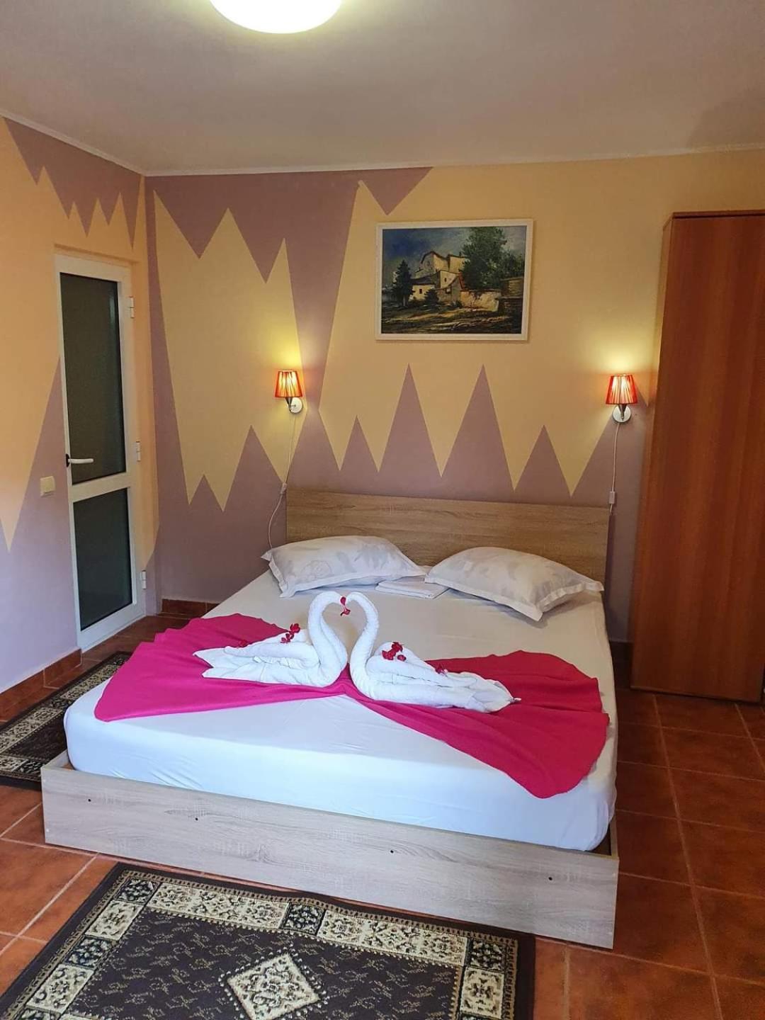 Hotel Vila Robert Schitu Zewnętrze zdjęcie