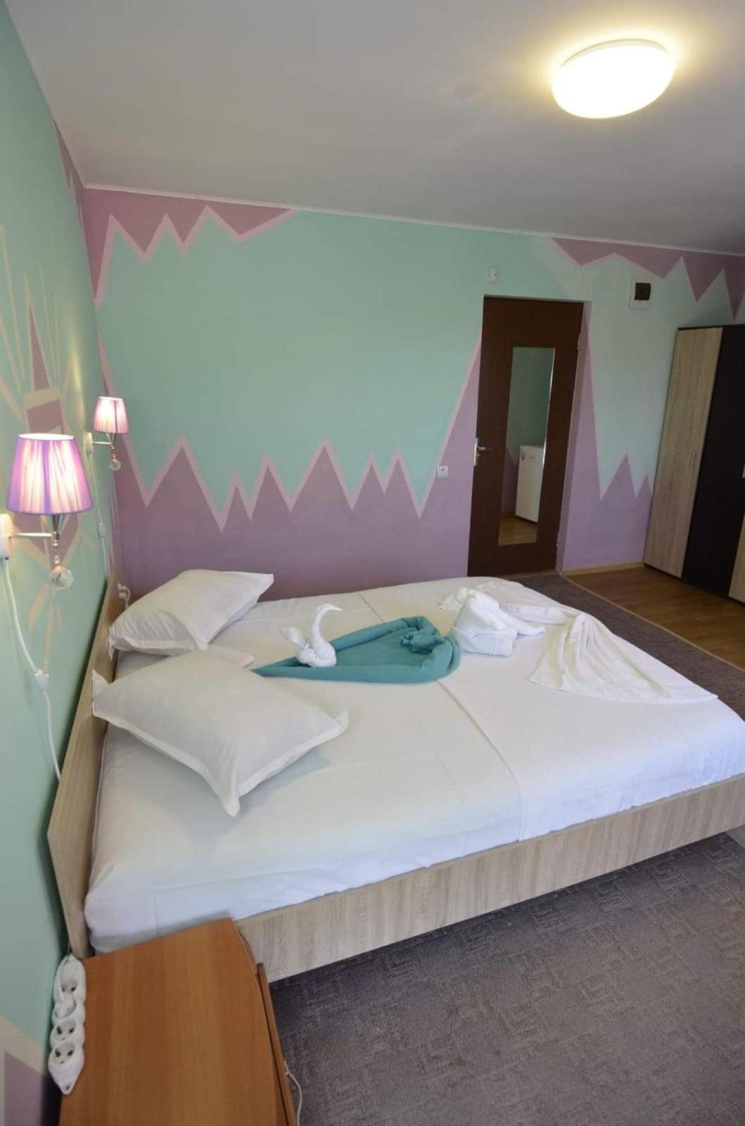 Hotel Vila Robert Schitu Zewnętrze zdjęcie